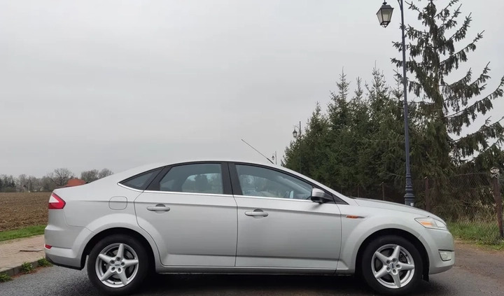 Ford Mondeo cena 27700 przebieg: 150000, rok produkcji 2009 z Ciechocinek małe 742